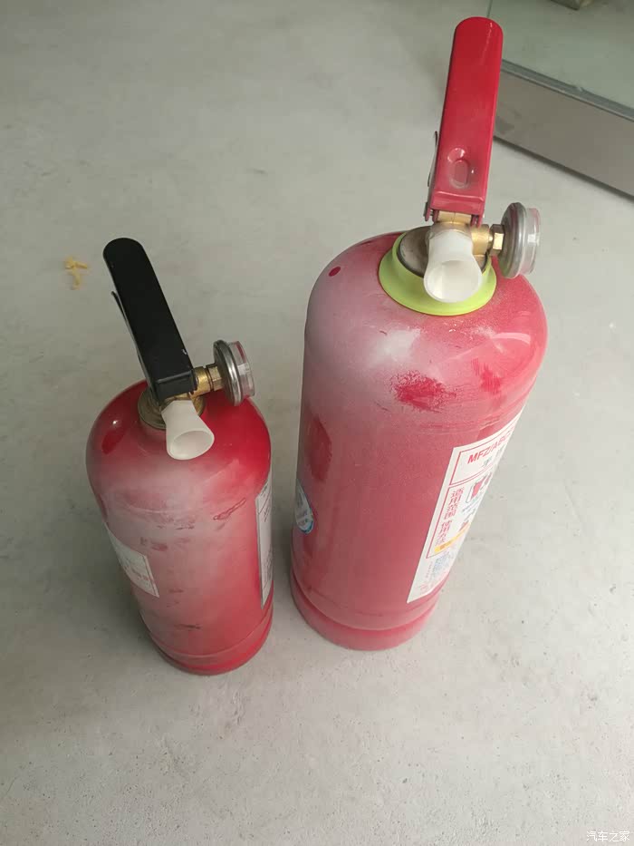 小型车载灭火器真心用途不大,除非.