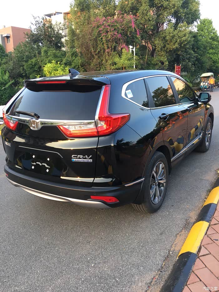 现在混动crv有提黑色车的么