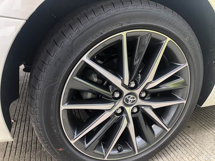 凯美瑞双擎终于提回家了!