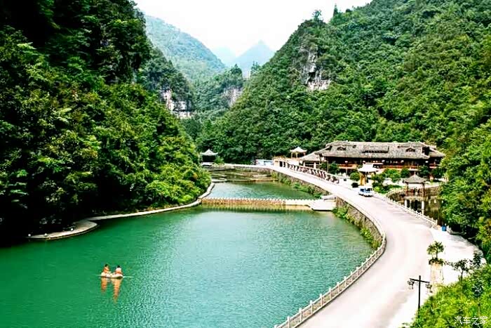 大白带我游绥阳观音岩