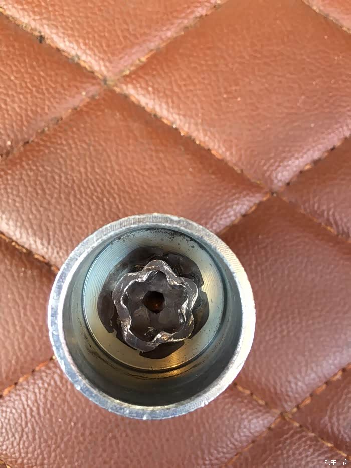 宝马坑爹的防盗的螺丝