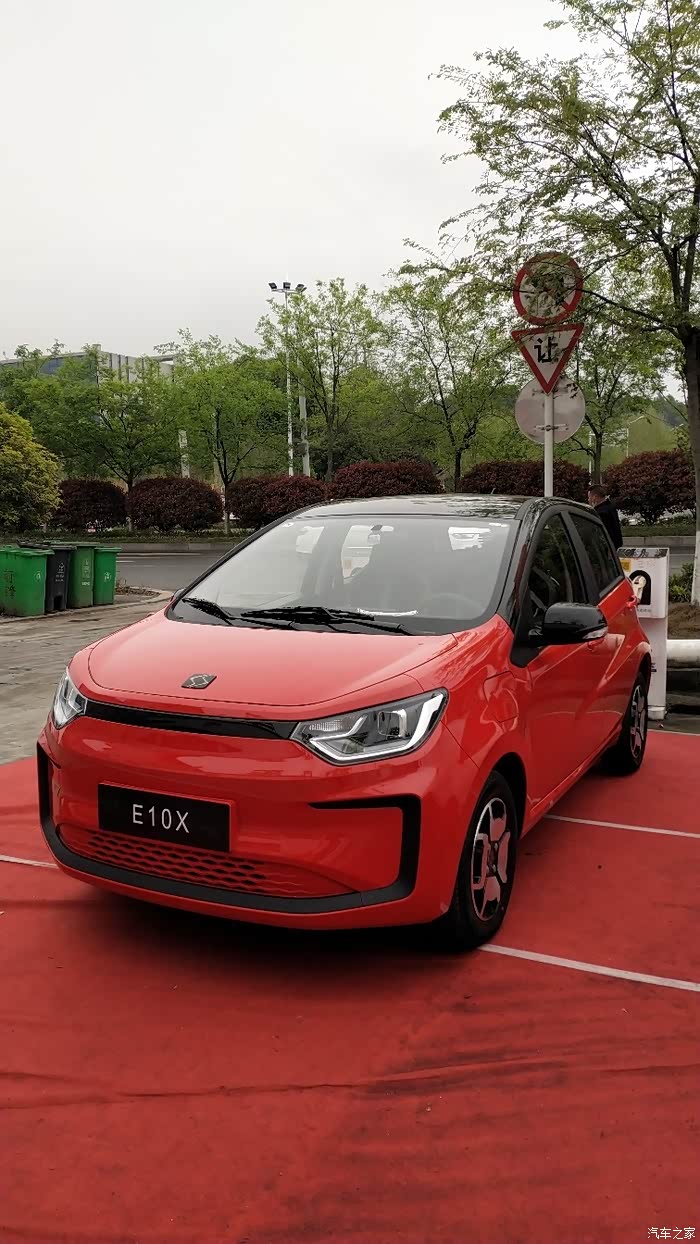 大众思皓e10x女生喜欢的小车!