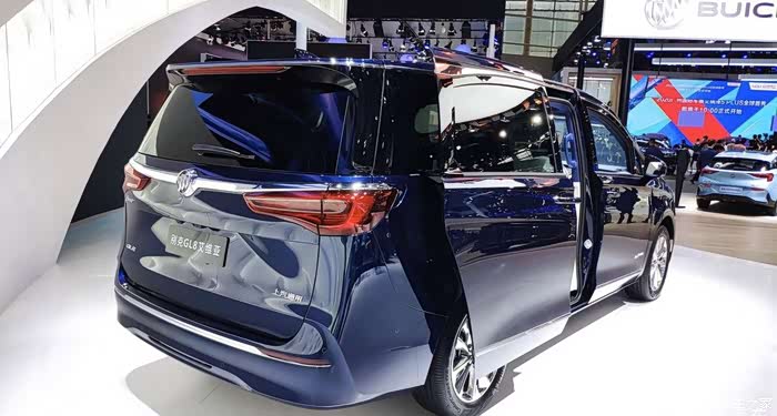 别克gl8avenir四座版亮相广州车展