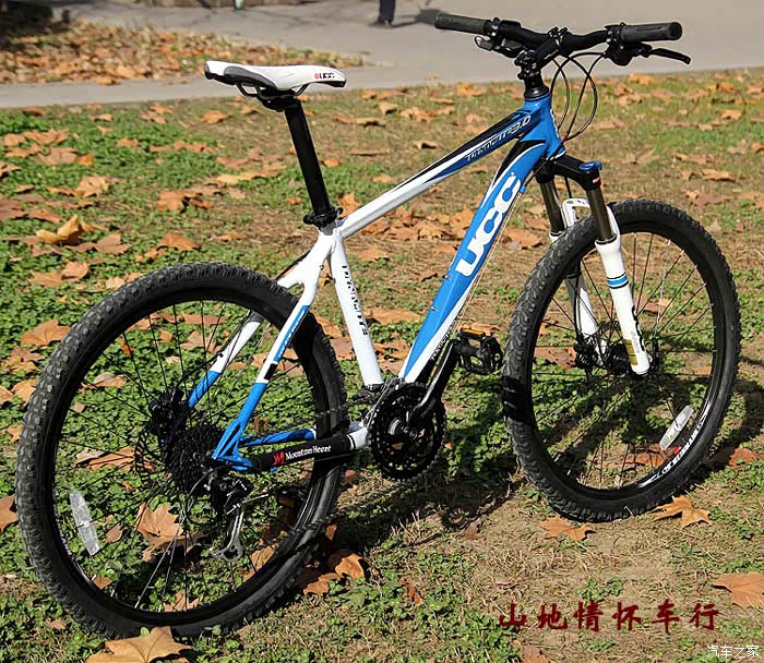 今天试骑了朋友的ucc德曼特3.0,简单分析下与xds传奇700的不同