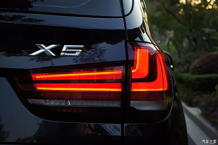 宝马x5-尾灯细节