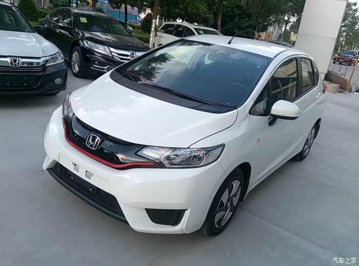 我是集科技与颜值于一身的飞度818塔夫绸白提车作业