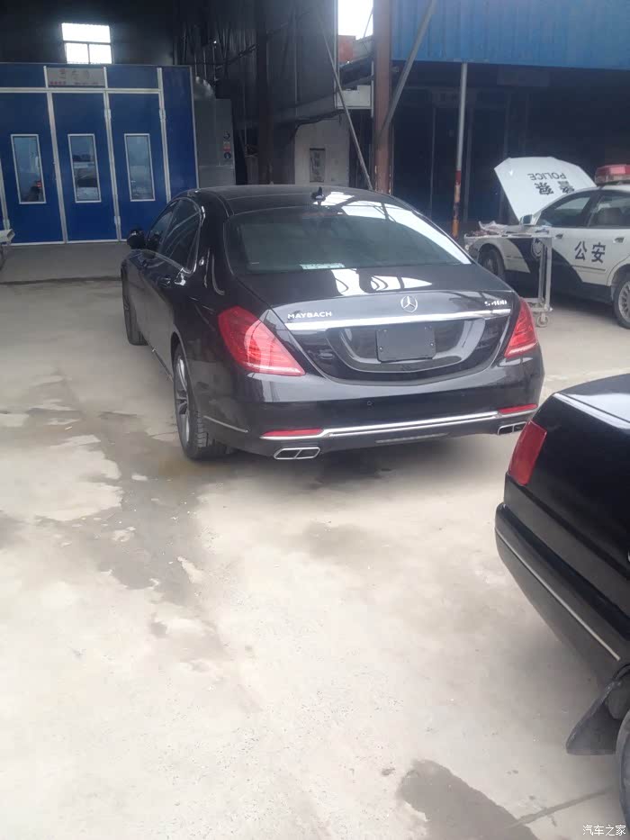 外表有点小划痕,保险杠受内伤了.