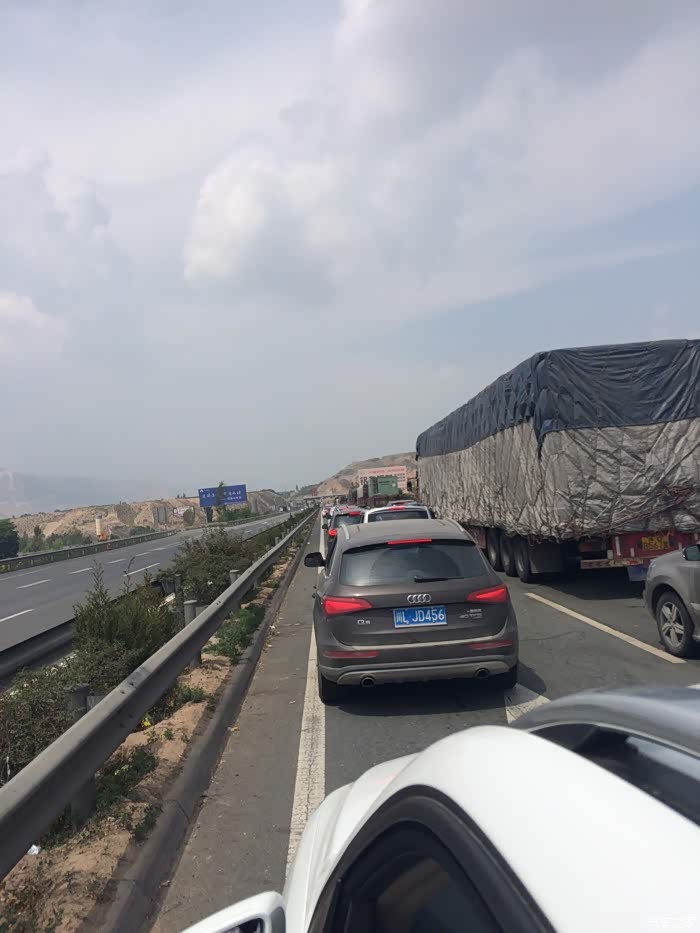 去往西宁,堵车