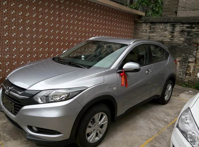 准备买缤智冰河银,是不是很浅,看着非常刺目的那种银色呀