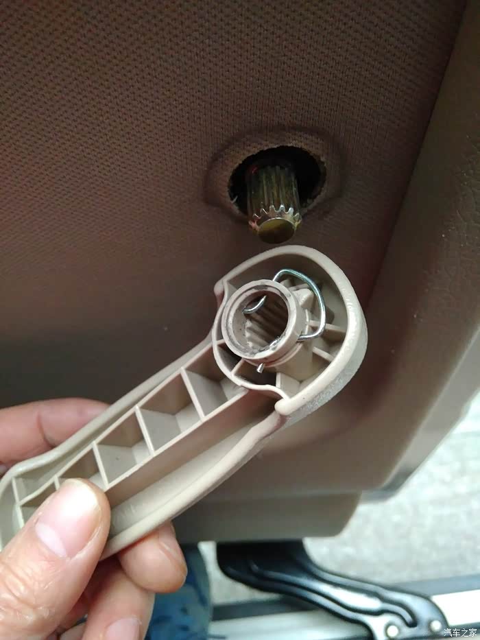 五年的欧诺第一次换中门闭锁器