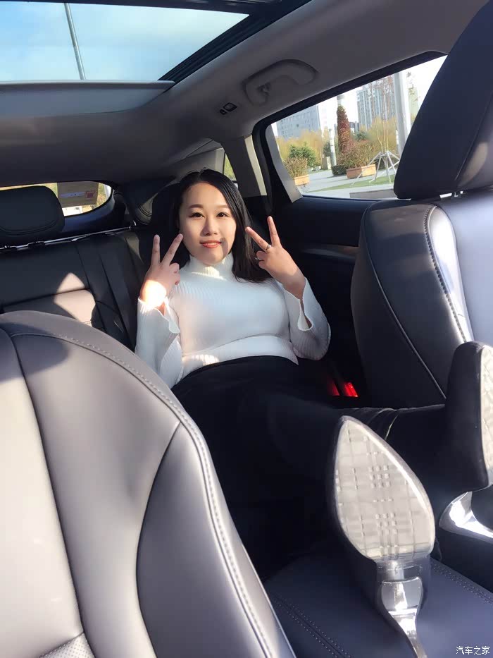 媳妇当车模nono自己才是车模wey风凛凛东北妞