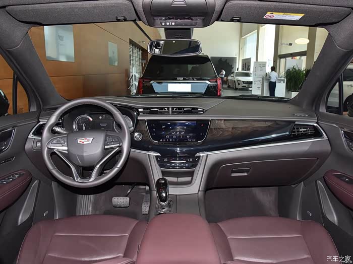 求问,xt6四豪内饰有枫褐色吗?