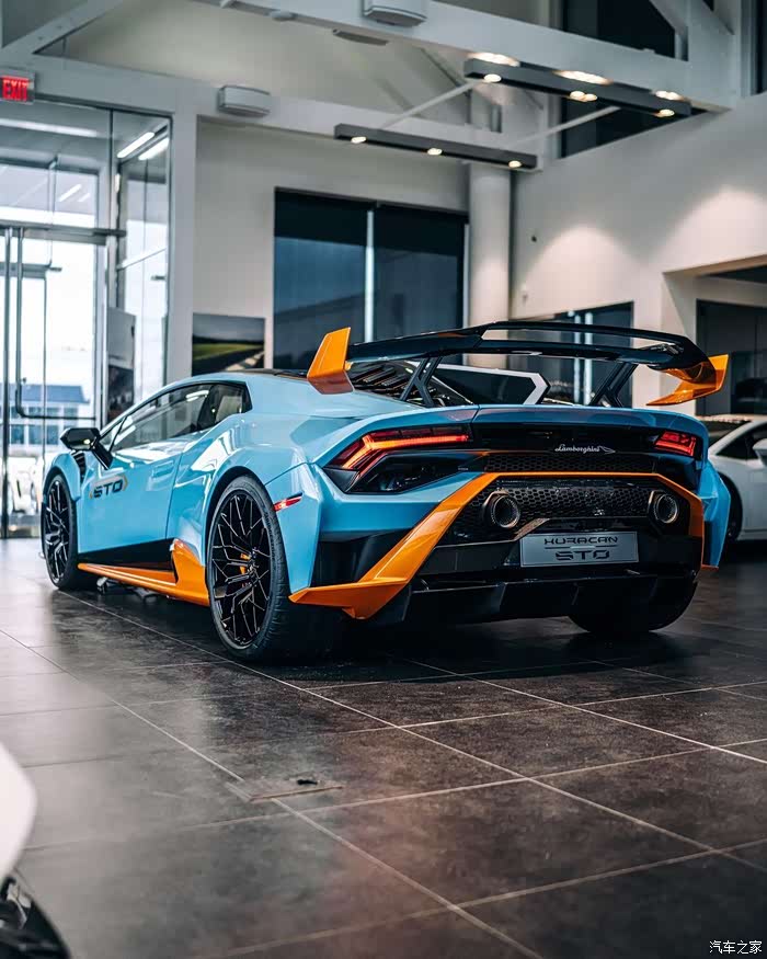 2021 兰博基尼huracn sto 拼色的大牛.