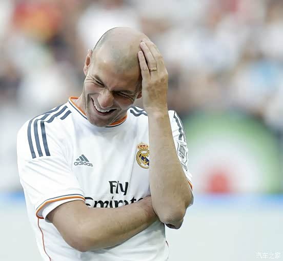 一代中场艺术大师齐达内