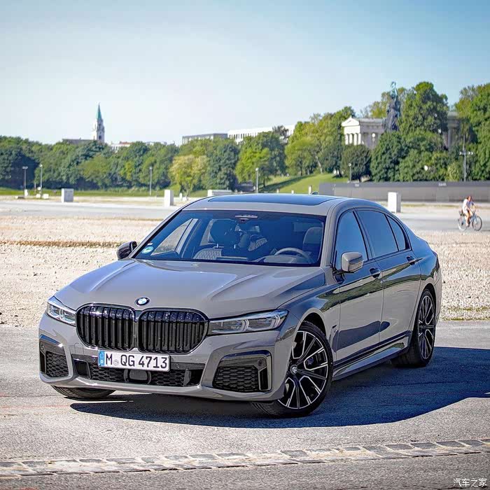 水泥灰这个颜色用在宝马7系上你觉得如何