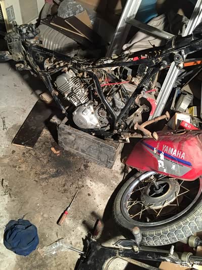 雅马哈劲虎150改装复古