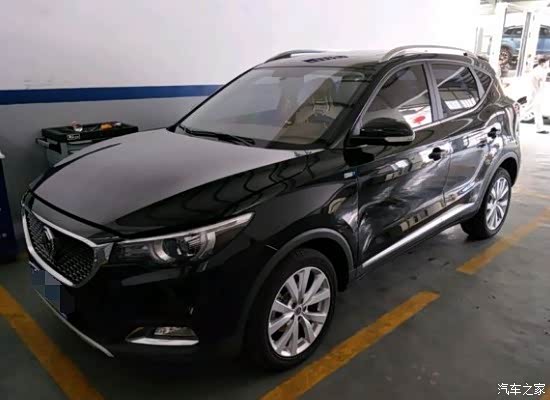 我觉得黑色是属于耐看型的,就是越看越好看的那种.