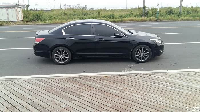 雅阁八代想换轮毂