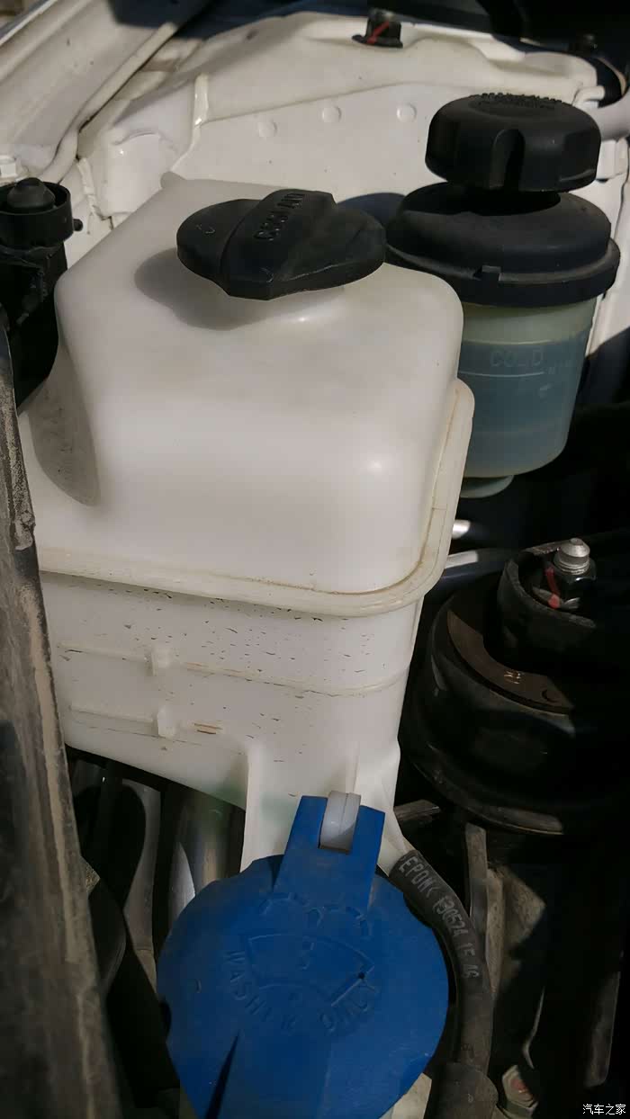 求助这个冷却水副水箱正常吗