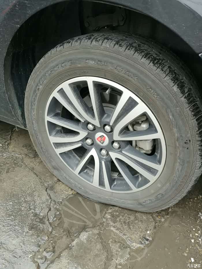 【图】受够这个轮胎了!_荣威e950论坛_汽车之家论坛