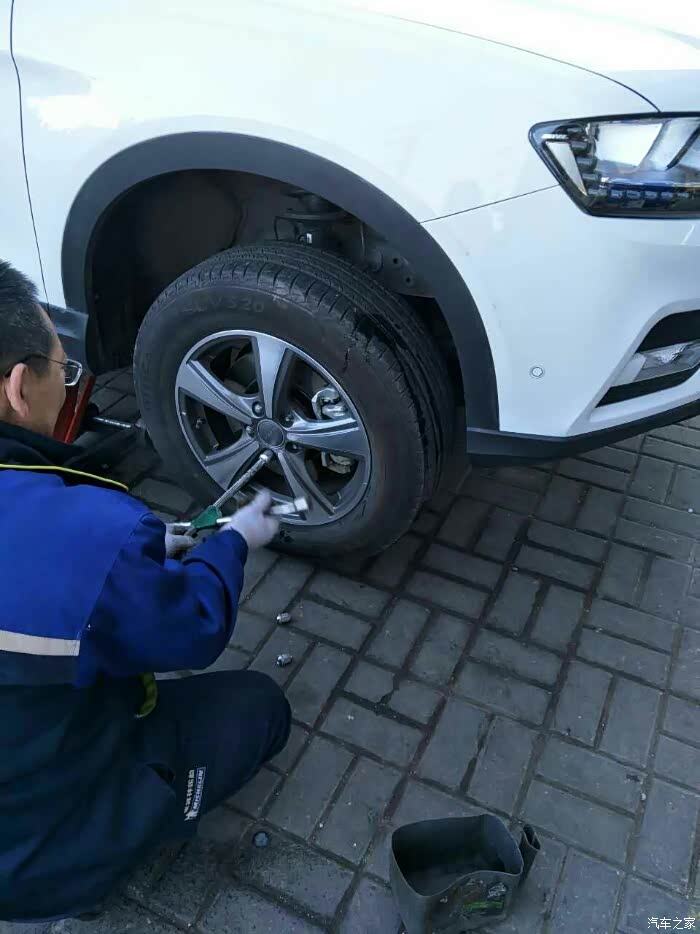 新年补胎,200公里新车补胎悲剧