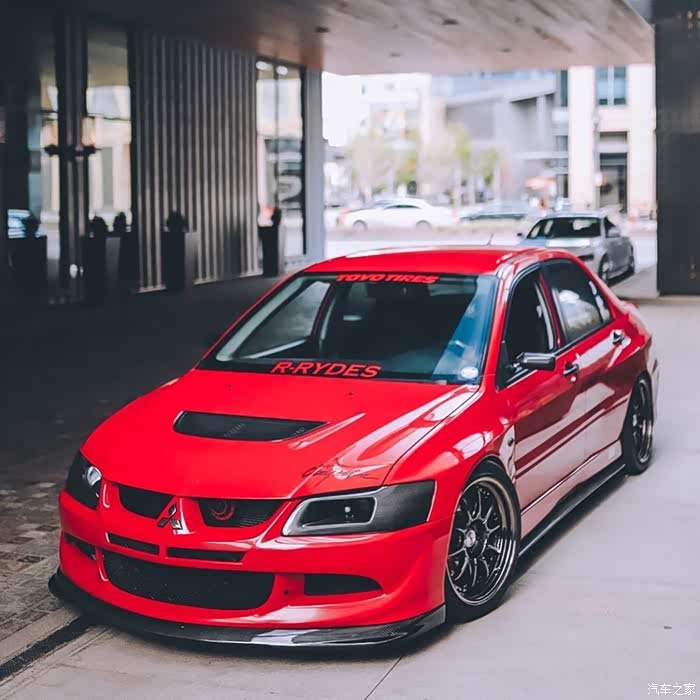 三菱evolution8红色街霸evo