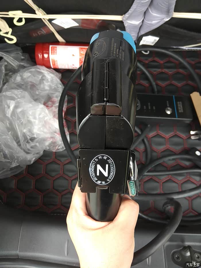 大家谁知道慢充电枪锁在哪儿买?