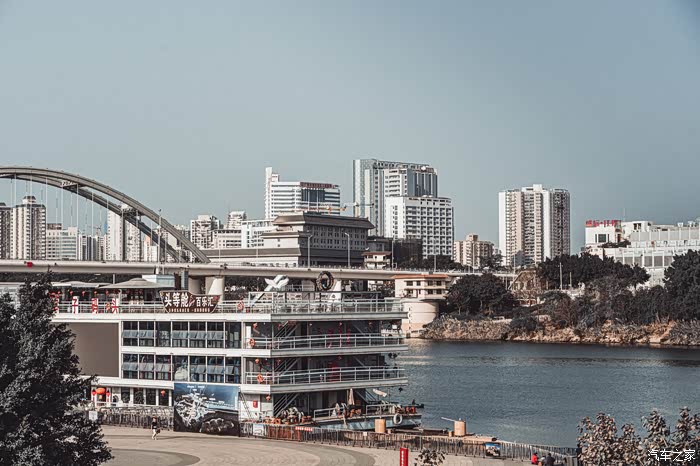 新年迎好运新年添逸坐享舒适驾天逸亭子码头邂逅女神