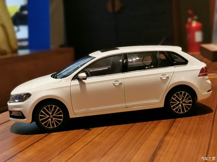 认证车主年终福利桑塔纳浩纳118平安白车模实拍