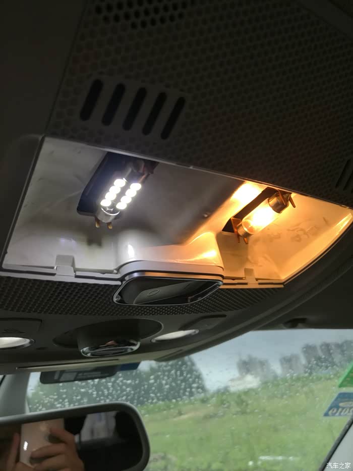 论坛全diy更换全车led阅读灯作业,欢迎参考!