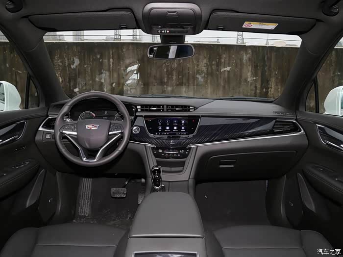 求问,xt6四豪内饰有枫褐色吗?