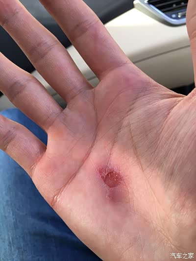 说实话这个胶真太难搞帮师傅起搞手磨个水泡过效果错也值