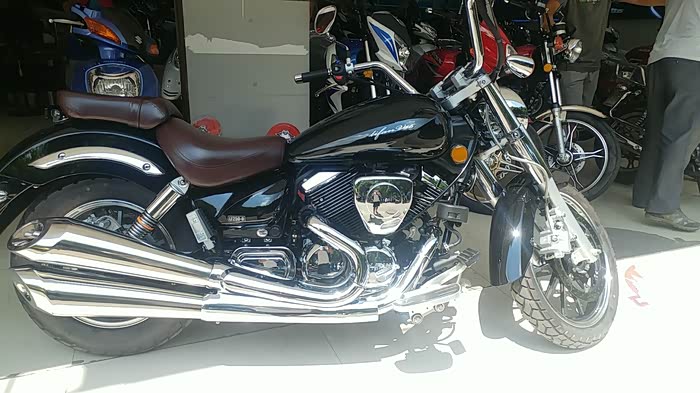 力帆v16摩托车电喷双缸250