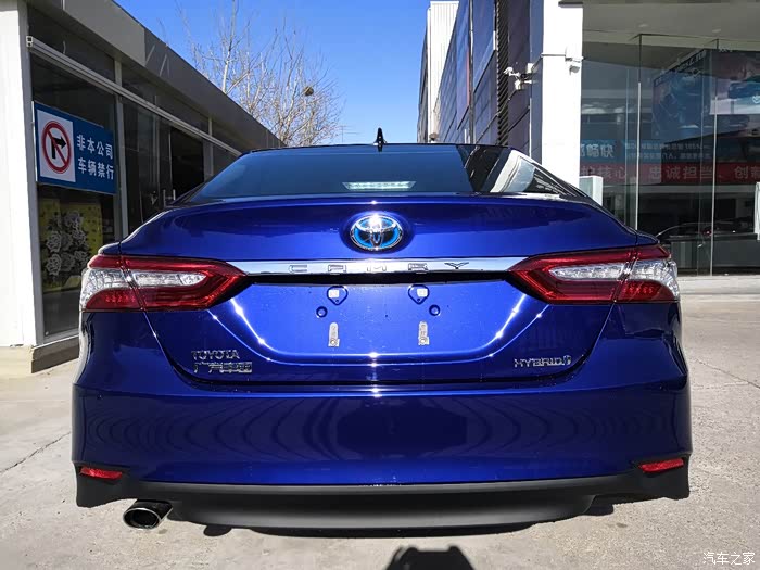 第八代全新凯美瑞2.5双擎海钻蓝赏析