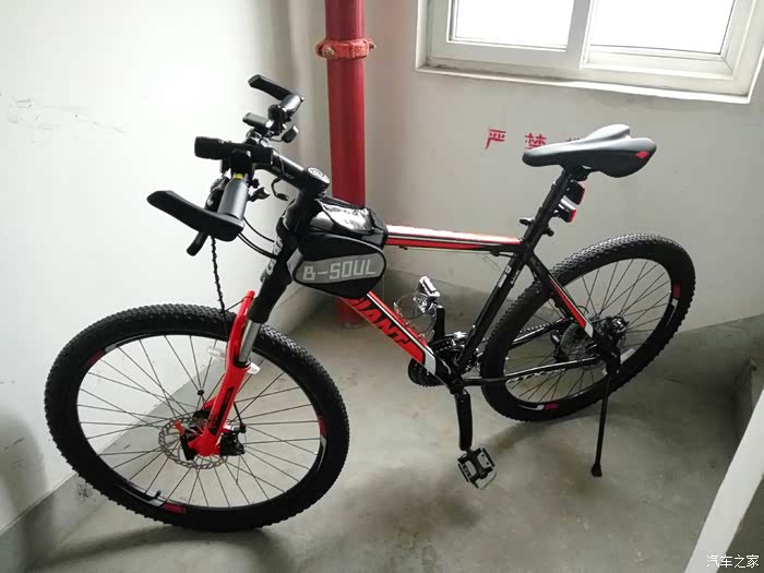 今天老板给介绍17款的atx700