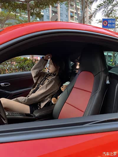 来看看深圳小富婆提车718到改内饰的过程(是我得不到的富婆)_保时捷