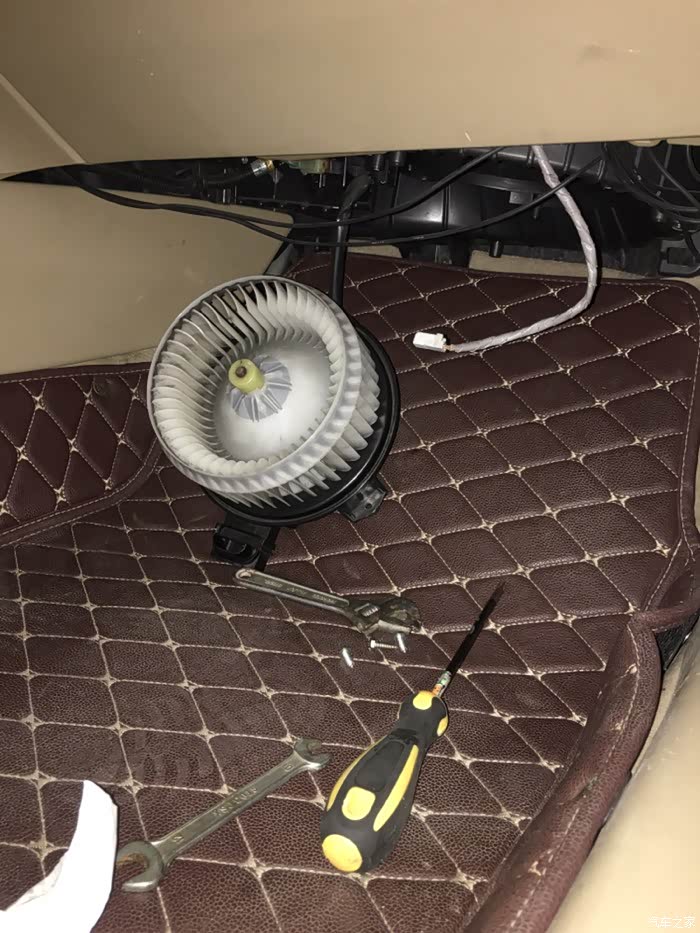 空调鼓风机拆解求高手谢谢