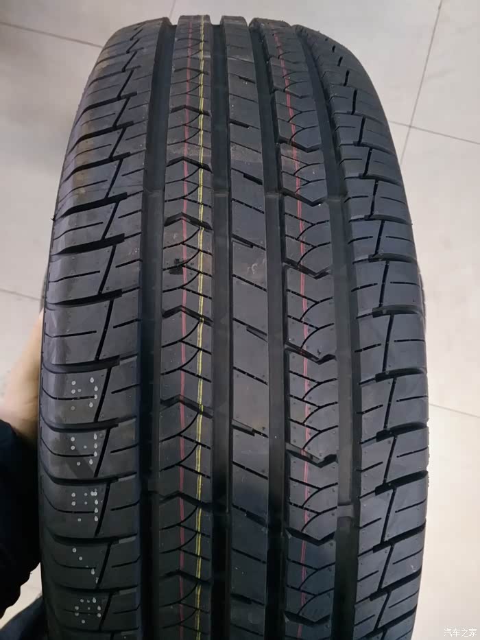 支持国货更换东风轮胎dss0223560r18