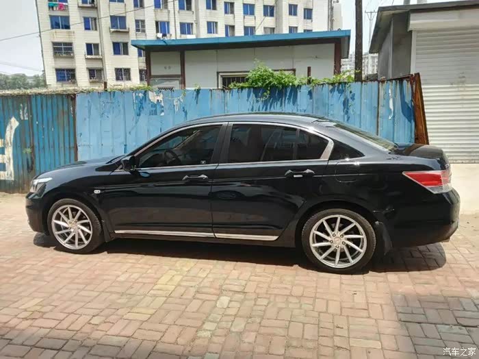 八代雅阁轮毂更换