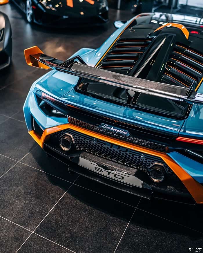 2021 兰博基尼huracn sto 拼色的大牛.