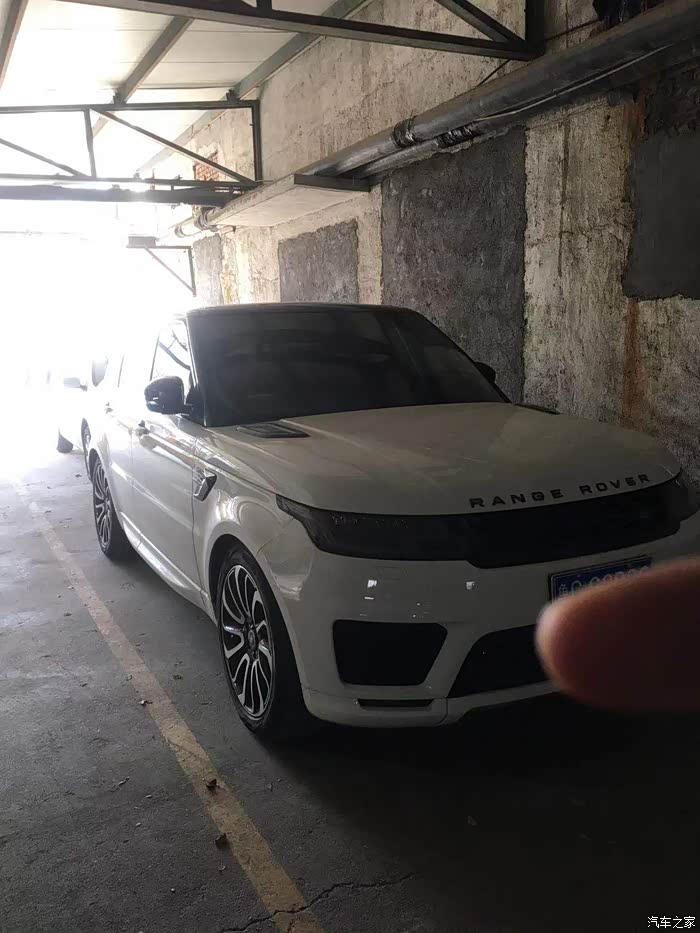 出售2029款揽胜运动.