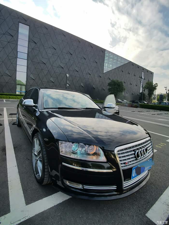 喜欢改装折腾部旧款奥迪a8
