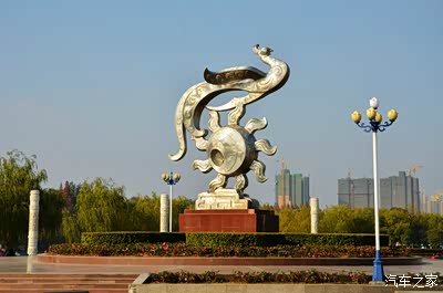 荆州古城冬日景色--金凤广场