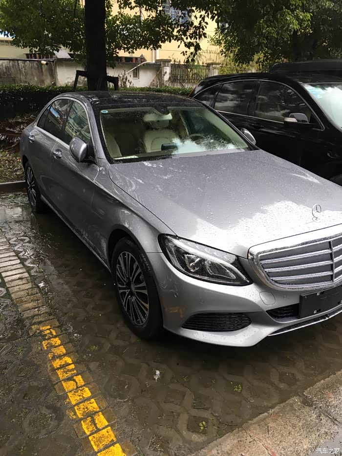 请问钯银色就是深灰色?