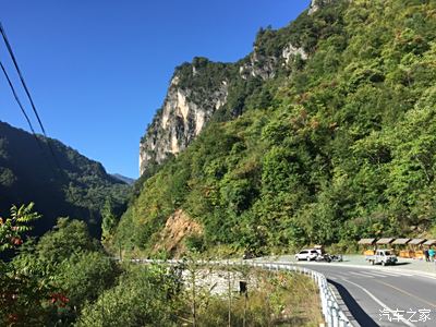 神農架,重慶巫山巫溪蘭英大峽谷.