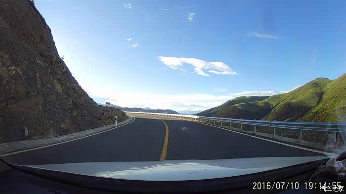 去旅行到远方走单骑启程拉萨