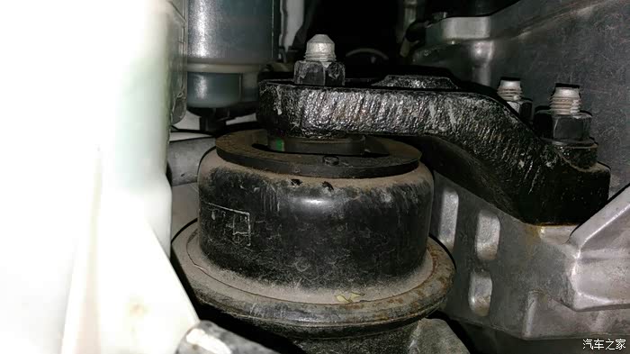 好心车友请把发动机机脚照一张