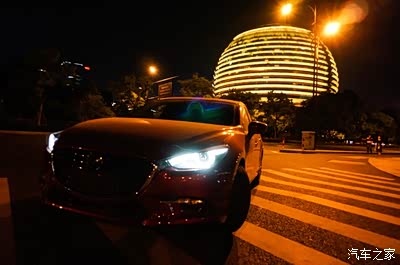 晚开车在钱江新城洲际酒店也算新城标志性建筑