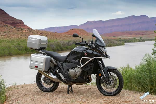 摩闻- 美国白领试驾 2017款 honda vfr1200x 探险拉力车