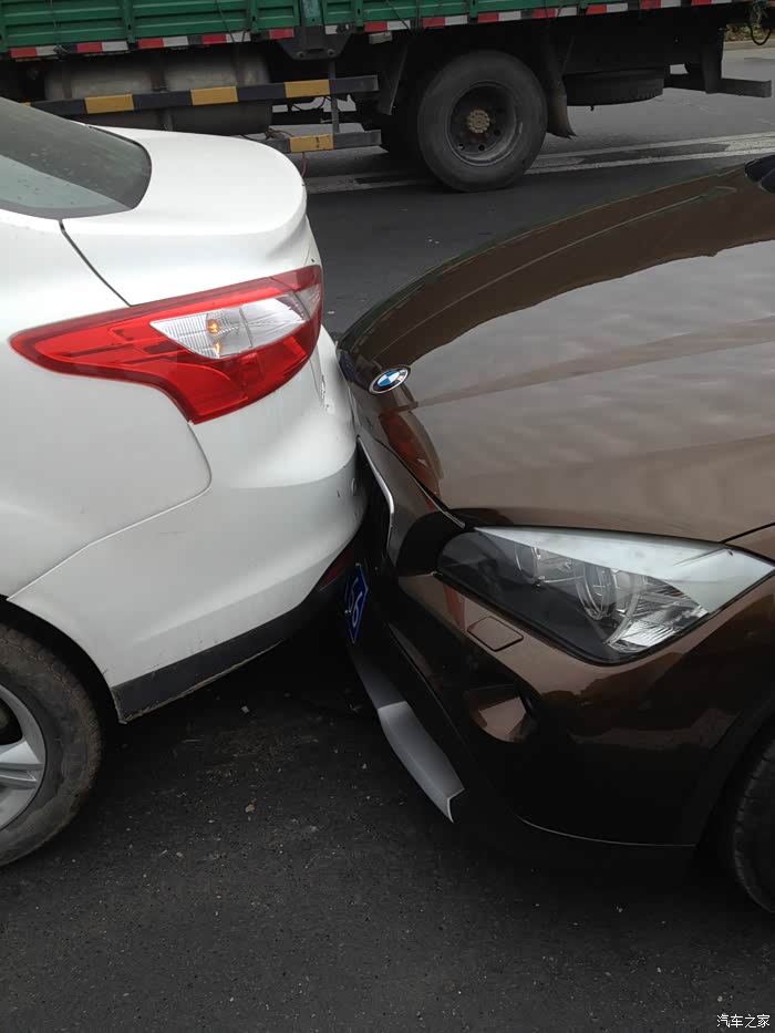 4车追尾事故处理糟心啊